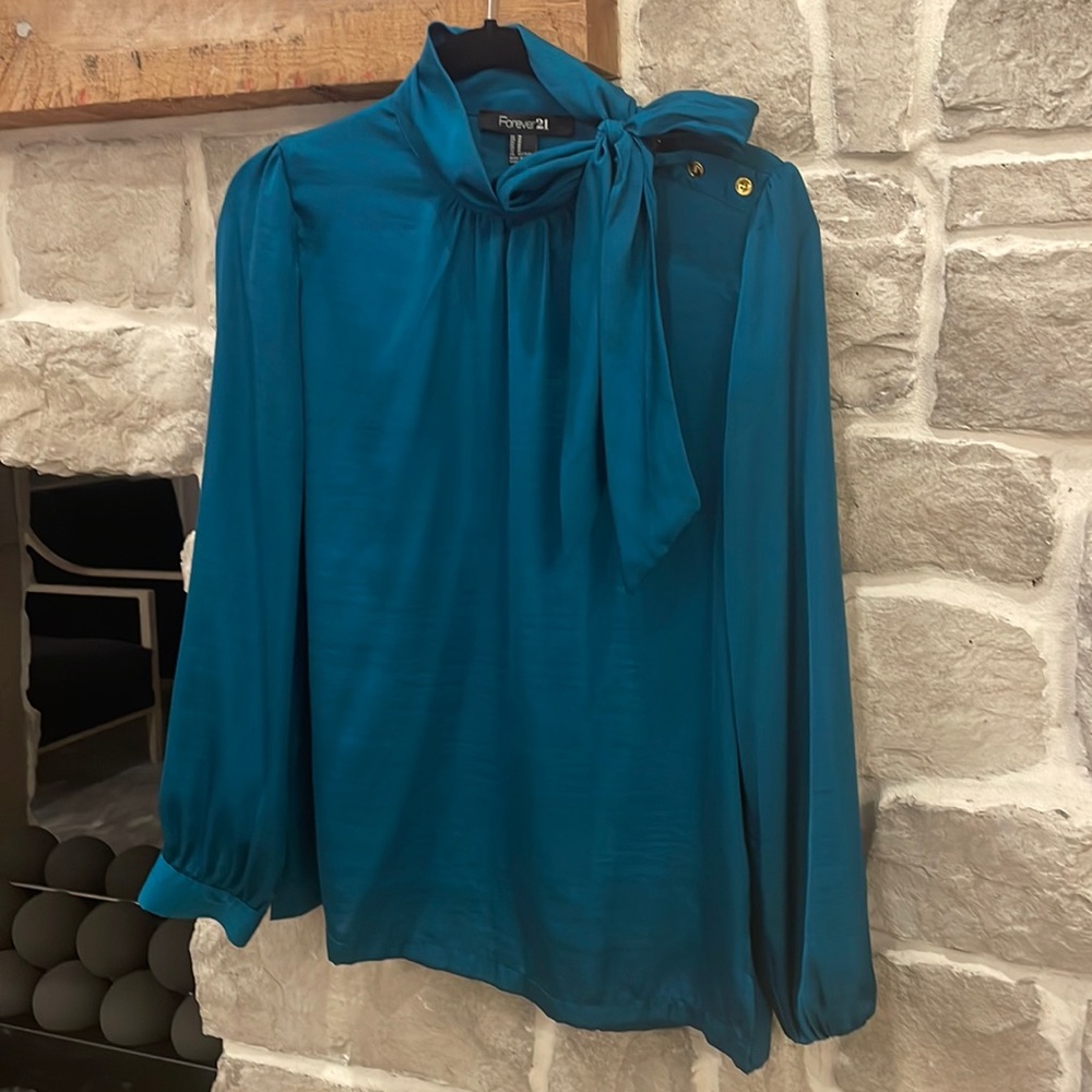 Gorgeous Teal Top